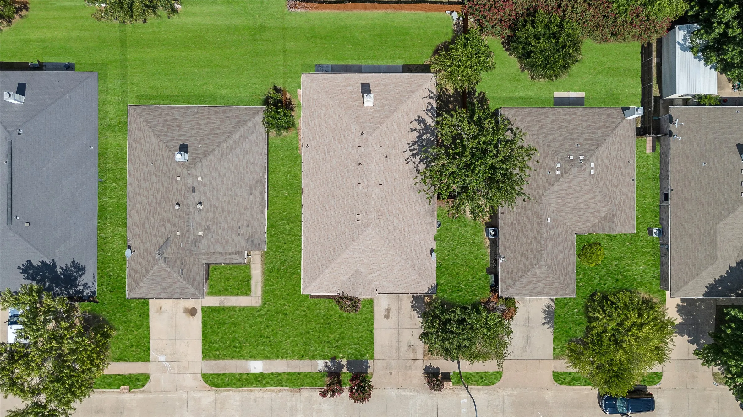 Single Family Residence For Rent in Tarrant County , 5132 Bedfordshire Drive, Fort Worth, Texas 76135, 4 Bedroom, 2 Bathroom, 2 Garage spaces, 2,105 Sqft, built in 2001, mls#21390512, Real Estate Agent in Fort Worth, Homes For Rent in Tarrant county, Homes For Rent in Fort Worth, Realtor in Fort Worth Texas, Real Estate Brokerage Independent Realty Texas, Luminita Cordes Realtor