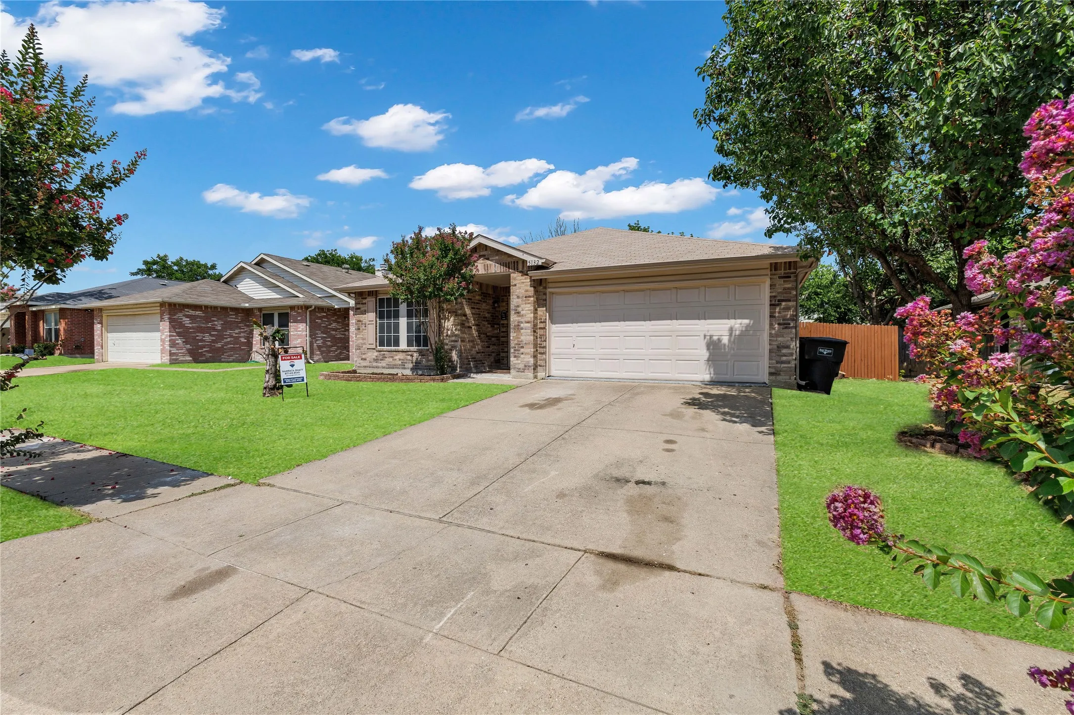 Single Family Residence For Rent in Tarrant County , 5132 Bedfordshire Drive, Fort Worth, Texas 76135, 4 Bedroom, 2 Bathroom, 2 Garage spaces, 2,105 Sqft, built in 2001, mls#21390512, Real Estate Agent in Fort Worth, Homes For Rent in Tarrant county, Homes For Rent in Fort Worth, Realtor in Fort Worth Texas, Real Estate Brokerage Independent Realty Texas, Luminita Cordes Realtor