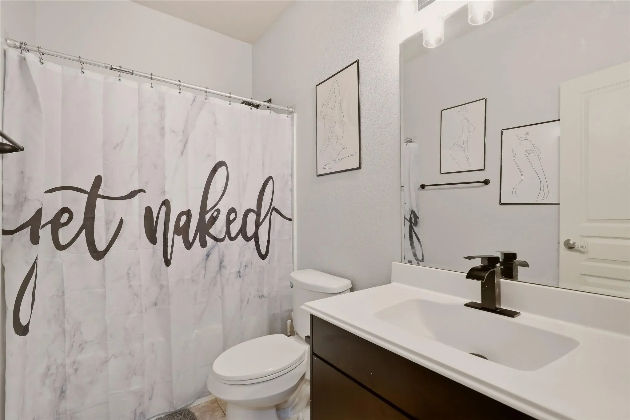 Single Family Residence For Sale in Kaufman County , 4105 Candleberry Lane, Heartland, Texas 75126, 3 Bedroom, 2 Bathroom, 2 Garage spaces, 1,876 Sqft, built in 2017, mls#21389618, Real Estate Agent in Heartland, Homes For Sale in Kaufman county, Homes For Sale in Heartland, Realtor in Heartland Texas, Real Estate Brokerage Independent Realty Texas, Luminita Cordes Realtor