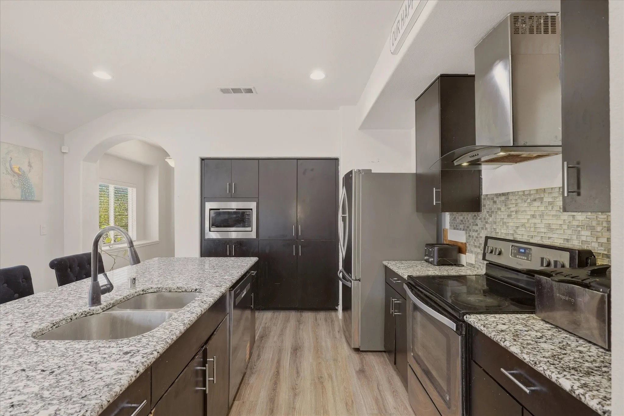 Single Family Residence For Sale in Kaufman County , 4105 Candleberry Lane, Heartland, Texas 75126, 3 Bedroom, 2 Bathroom, 2 Garage spaces, 1,876 Sqft, built in 2017, mls#21389618, Real Estate Agent in Heartland, Homes For Sale in Kaufman county, Homes For Sale in Heartland, Realtor in Heartland Texas, Real Estate Brokerage Independent Realty Texas, Luminita Cordes Realtor