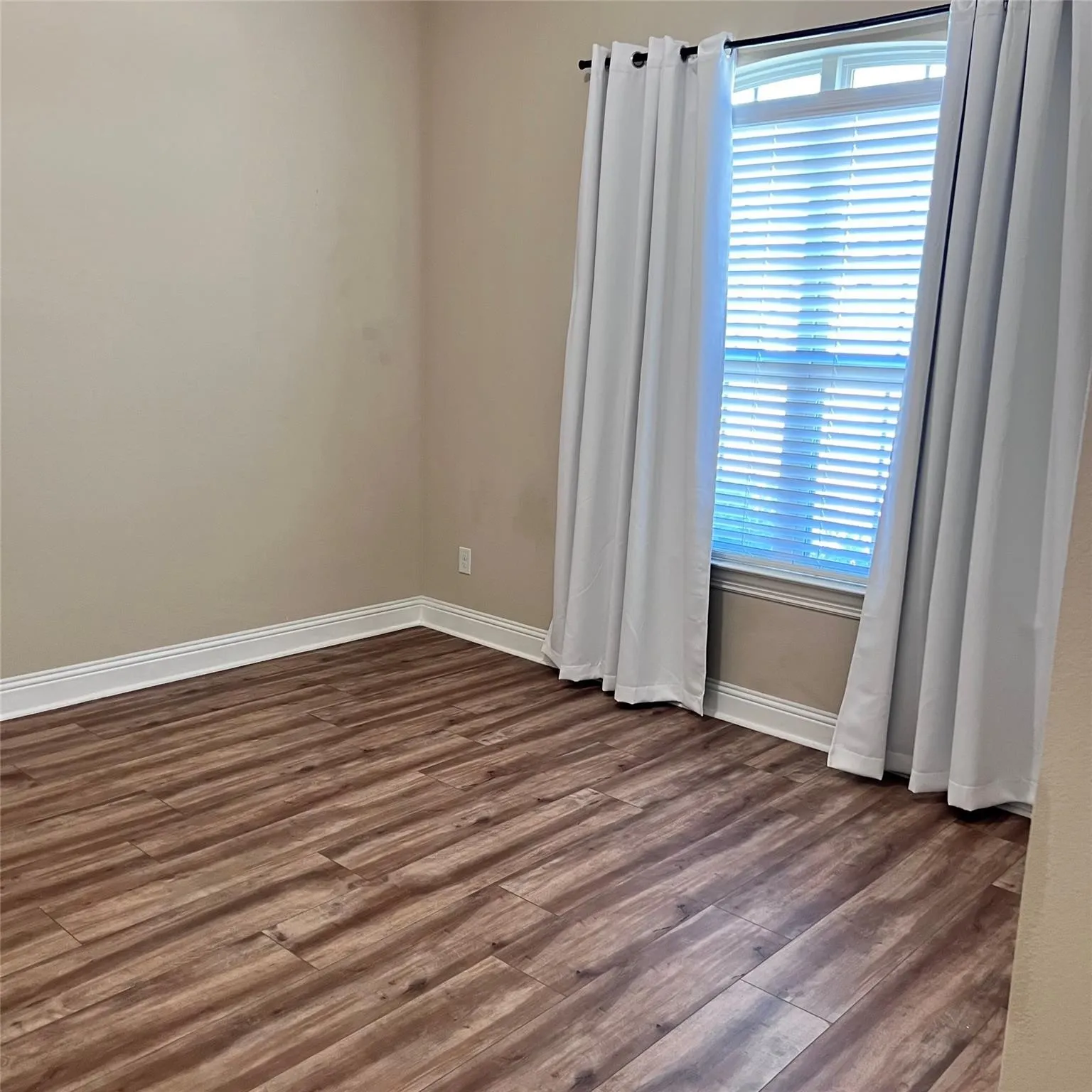 Single Family Residence For Rent in Denton County , 3820 Riversdale, Frisco, Texas 75036, 4 Bedroom, 2 Bathroom, 2 Garage spaces, 2,033 Sqft, built in 2016, mls#21390539, Real Estate Agent in Frisco, Homes For Rent in Denton county, Homes For Rent in Frisco, Realtor in Frisco Texas, Real Estate Brokerage Independent Realty Texas, Luminita Cordes Realtor