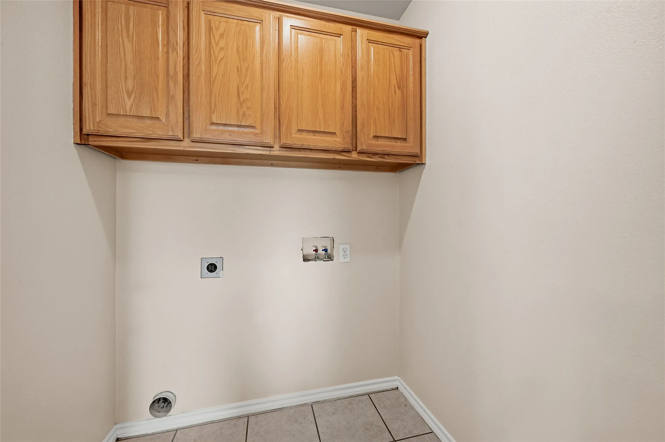 Duplex For Rent in Grayson County , 1017 Rice Street, Denison, Texas 75020, 2 Bedroom, 2 Bathroom, 1 Garage spaces, 1,013 Sqft, built in 2005, mls#21390532, Real Estate Agent in Denison, Homes For Rent in Grayson county, Homes For Rent in Denison, Realtor in Denison Texas, Real Estate Brokerage Independent Realty Texas, Luminita Cordes Realtor