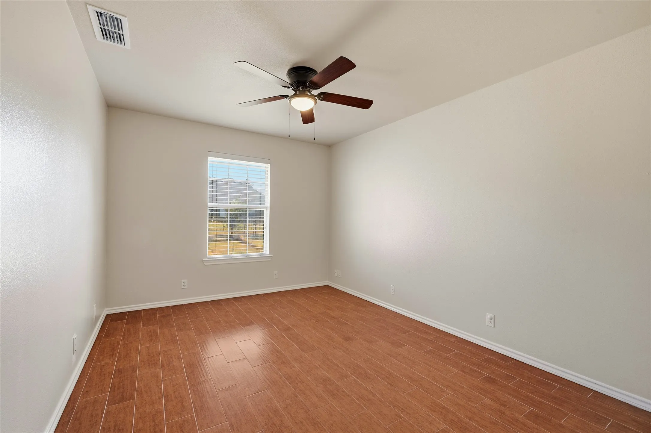 Duplex For Rent in Grayson County , 1017 Rice Street, Denison, Texas 75020, 2 Bedroom, 2 Bathroom, 1 Garage spaces, 1,013 Sqft, built in 2005, mls#21390532, Real Estate Agent in Denison, Homes For Rent in Grayson county, Homes For Rent in Denison, Realtor in Denison Texas, Real Estate Brokerage Independent Realty Texas, Luminita Cordes Realtor