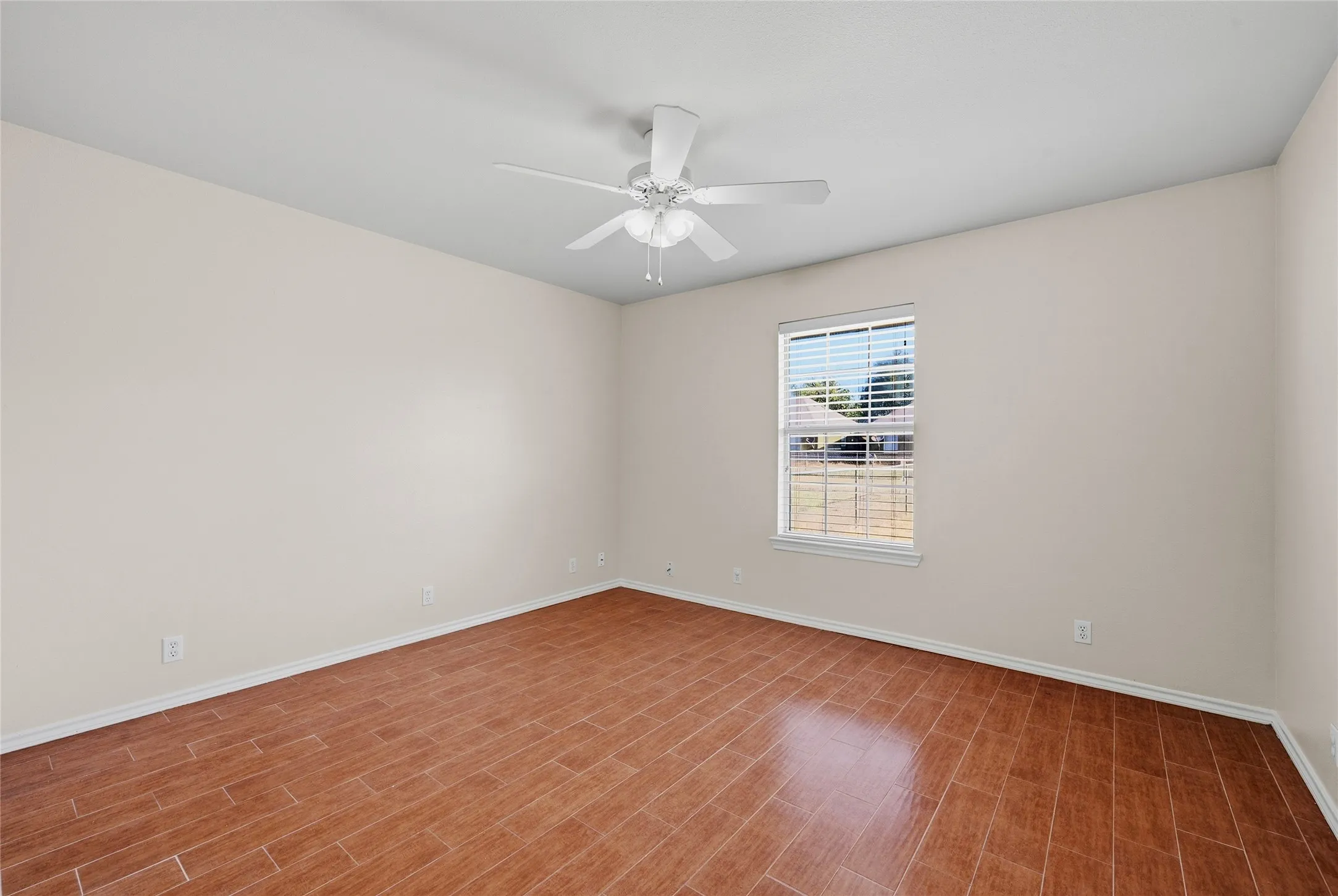 Duplex For Rent in Grayson County , 1017 Rice Street, Denison, Texas 75020, 2 Bedroom, 2 Bathroom, 1 Garage spaces, 1,013 Sqft, built in 2005, mls#21390532, Real Estate Agent in Denison, Homes For Rent in Grayson county, Homes For Rent in Denison, Realtor in Denison Texas, Real Estate Brokerage Independent Realty Texas, Luminita Cordes Realtor
