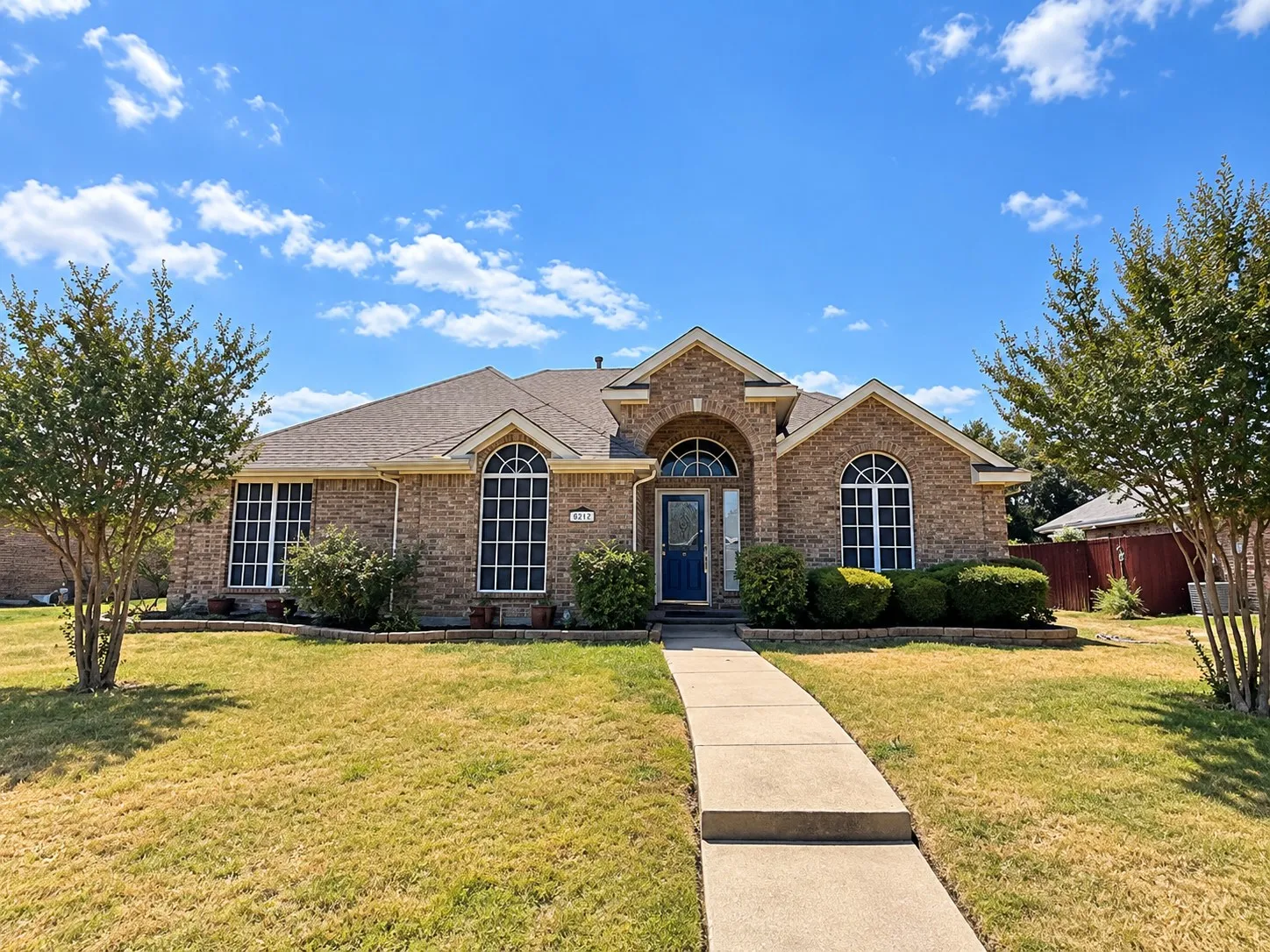 Single Family Residence For Sale in Dallas County , 10201 Evergreen Drive, Rowlett, Texas 75089, 4 Bedroom, 3 Bathroom, 2 Garage spaces, 2,592 Sqft, built in 2002, mls#21390541, Real Estate Agent in Rowlett, Homes For Sale in Dallas county, Homes For Sale in Rowlett, Realtor in Rowlett Texas, Real Estate Brokerage Independent Realty Texas, Luminita Cordes Realtor