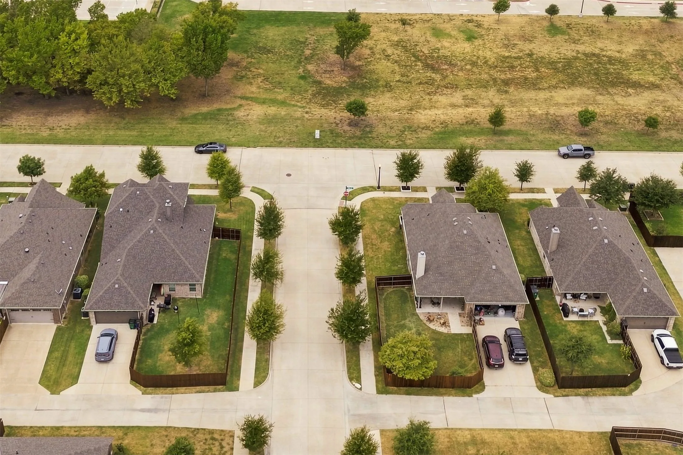 Single Family Residence For Sale in Ellis County , 1612 Tyler Street, Waxahachie, Texas 75165, 3 Bedroom, 2 Bathroom, 2 Garage spaces, 1,731 Sqft, built in 2019, mls#21390530, Real Estate Agent in Waxahachie, Homes For Sale in Ellis county, Homes For Sale in Waxahachie, Realtor in Waxahachie Texas, Real Estate Brokerage Independent Realty Texas, Luminita Cordes Realtor
