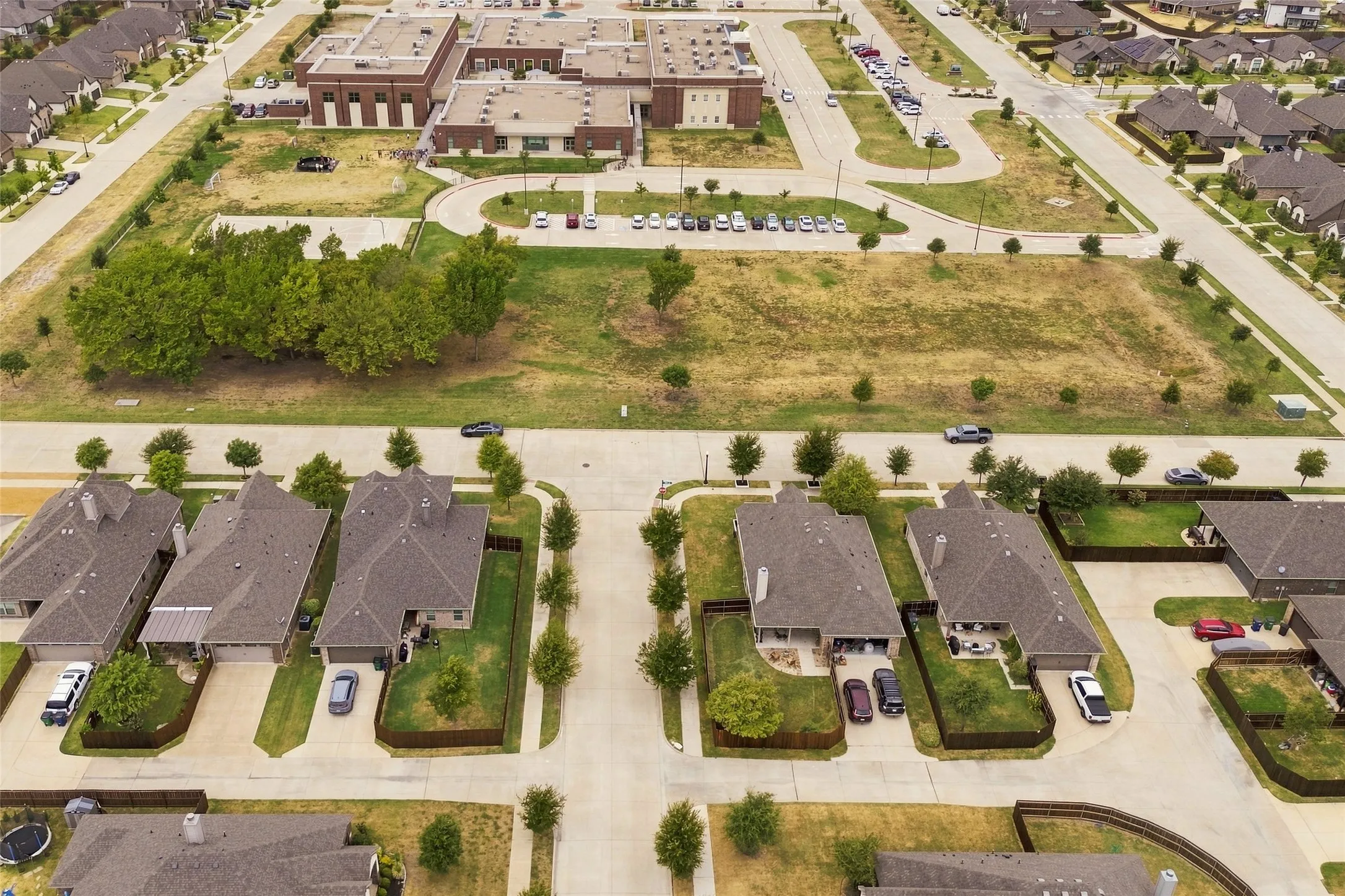 Single Family Residence For Sale in Ellis County , 1612 Tyler Street, Waxahachie, Texas 75165, 3 Bedroom, 2 Bathroom, 2 Garage spaces, 1,731 Sqft, built in 2019, mls#21390530, Real Estate Agent in Waxahachie, Homes For Sale in Ellis county, Homes For Sale in Waxahachie, Realtor in Waxahachie Texas, Real Estate Brokerage Independent Realty Texas, Luminita Cordes Realtor