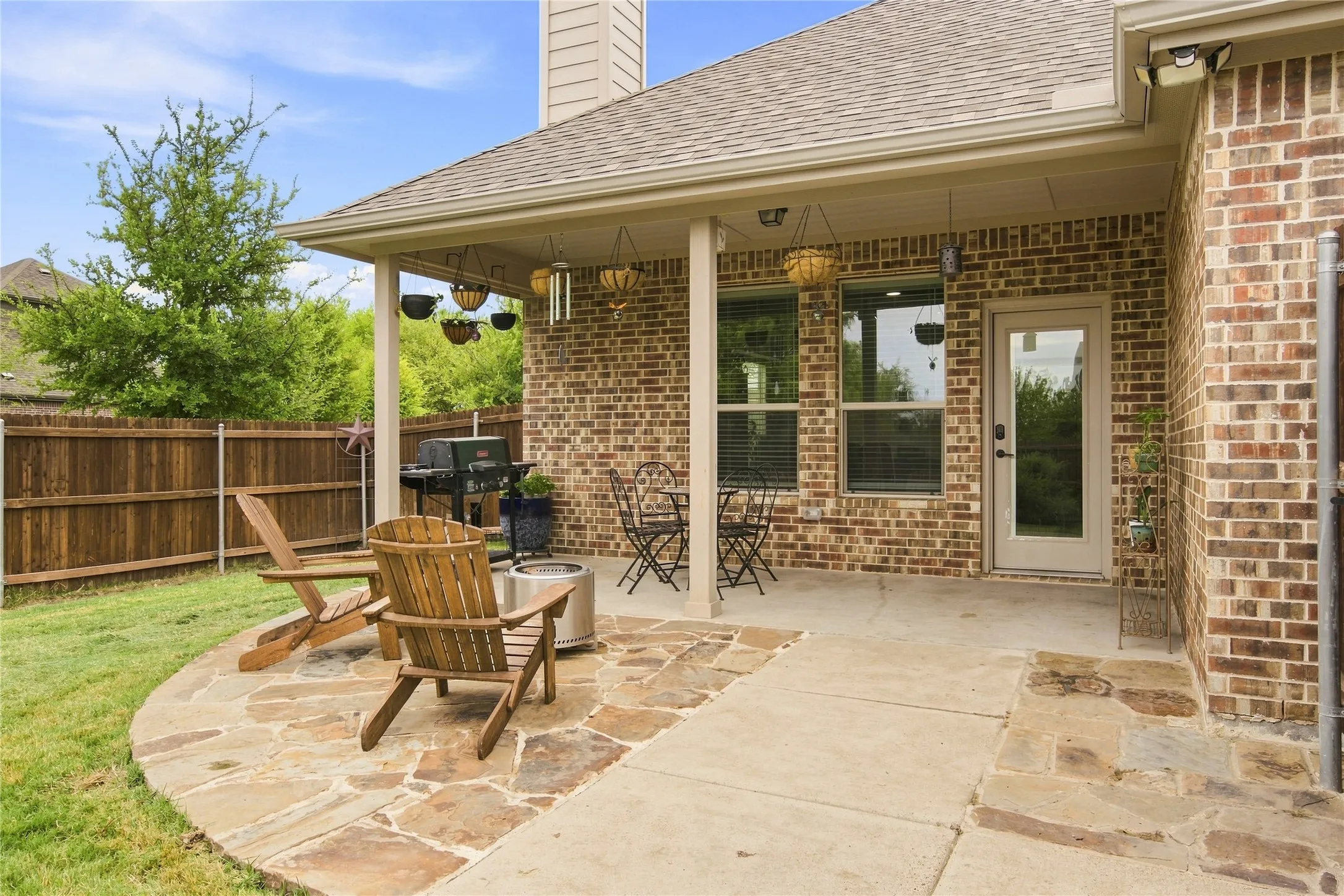 Single Family Residence For Sale in Ellis County , 1612 Tyler Street, Waxahachie, Texas 75165, 3 Bedroom, 2 Bathroom, 2 Garage spaces, 1,731 Sqft, built in 2019, mls#21390530, Real Estate Agent in Waxahachie, Homes For Sale in Ellis county, Homes For Sale in Waxahachie, Realtor in Waxahachie Texas, Real Estate Brokerage Independent Realty Texas, Luminita Cordes Realtor