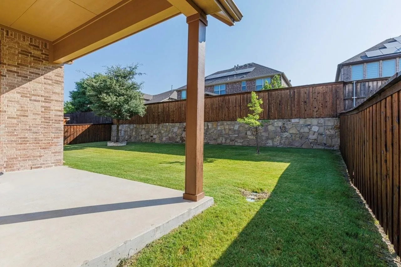 Single Family Residence For Rent in Collin County , 13788 El Toro Road, Frisco, Texas 75035, 4 Bedroom, 3 Bathroom, 2 Garage spaces, 2,385 Sqft, built in 2015, mls#21390475, Real Estate Agent in Frisco, Homes For Rent in Collin county, Homes For Rent in Frisco, Realtor in Frisco Texas, Real Estate Brokerage Independent Realty Texas, Luminita Cordes Realtor