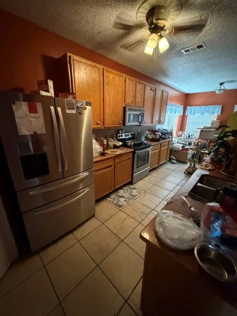 Single Family Residence For Sale in Denton County , 3406 Meadowview Drive, Corinth, Texas 76210, 3 Bedroom, 3 Bathroom, 2 Garage spaces, 2,318 Sqft, built in 1994, mls#21390523, Real Estate Agent in Corinth, Homes For Sale in Denton county, Homes For Sale in Corinth, Realtor in Corinth Texas, Real Estate Brokerage Independent Realty Texas, Luminita Cordes Realtor