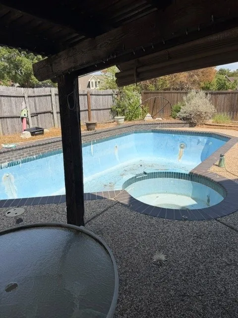 Single Family Residence For Sale in Denton County , 3406 Meadowview Drive, Corinth, Texas 76210, 3 Bedroom, 3 Bathroom, 2 Garage spaces, 2,318 Sqft, built in 1994, mls#21390523, Real Estate Agent in Corinth, Homes For Sale in Denton county, Homes For Sale in Corinth, Realtor in Corinth Texas, Real Estate Brokerage Independent Realty Texas, Luminita Cordes Realtor