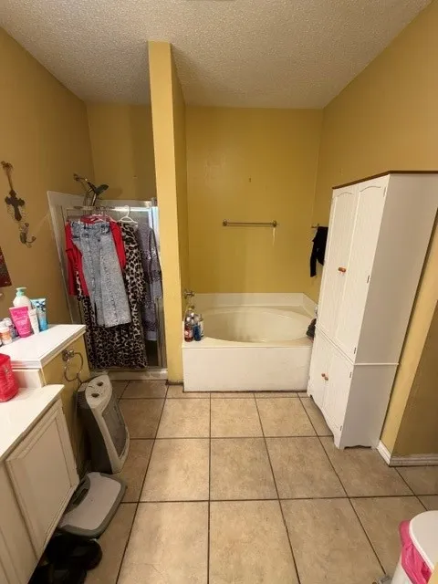 Single Family Residence For Sale in Denton County , 3406 Meadowview Drive, Corinth, Texas 76210, 3 Bedroom, 3 Bathroom, 2 Garage spaces, 2,318 Sqft, built in 1994, mls#21390523, Real Estate Agent in Corinth, Homes For Sale in Denton county, Homes For Sale in Corinth, Realtor in Corinth Texas, Real Estate Brokerage Independent Realty Texas, Luminita Cordes Realtor