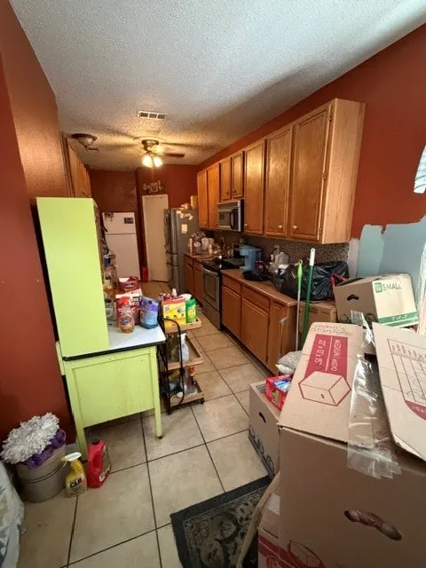 Single Family Residence For Sale in Denton County , 3406 Meadowview Drive, Corinth, Texas 76210, 3 Bedroom, 3 Bathroom, 2 Garage spaces, 2,318 Sqft, built in 1994, mls#21390523, Real Estate Agent in Corinth, Homes For Sale in Denton county, Homes For Sale in Corinth, Realtor in Corinth Texas, Real Estate Brokerage Independent Realty Texas, Luminita Cordes Realtor