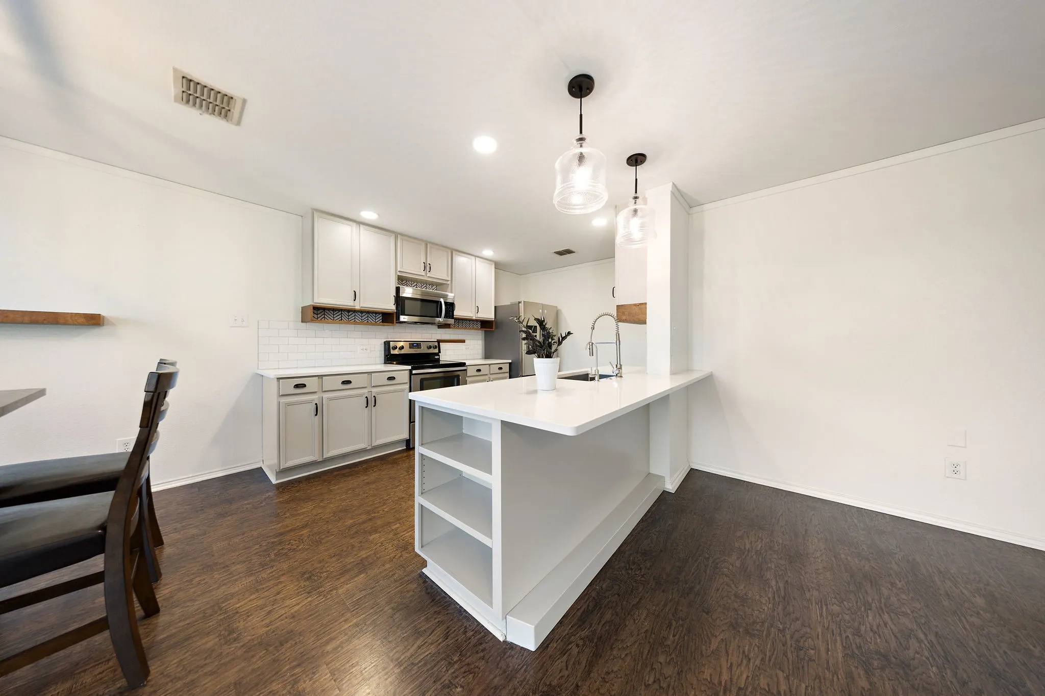 Single Family Residence For Rent in Collin County , 1110 Antoinette Drive, Princeton, Texas 75407, 3 Bedroom, 2 Bathroom, 2 Garage spaces, 1,439 Sqft, built in 2005, mls#21389222, Real Estate Agent in Princeton, Homes For Rent in Collin county, Homes For Rent in Princeton, Realtor in Princeton Texas, Real Estate Brokerage Independent Realty Texas, Luminita Cordes Realtor