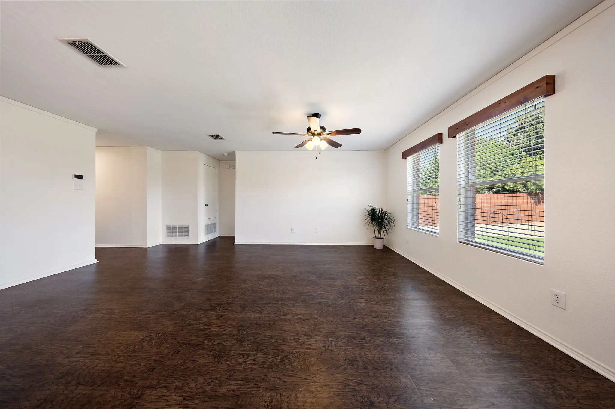 Single Family Residence For Rent in Collin County , 1110 Antoinette Drive, Princeton, Texas 75407, 3 Bedroom, 2 Bathroom, 2 Garage spaces, 1,439 Sqft, built in 2005, mls#21389222, Real Estate Agent in Princeton, Homes For Rent in Collin county, Homes For Rent in Princeton, Realtor in Princeton Texas, Real Estate Brokerage Independent Realty Texas, Luminita Cordes Realtor