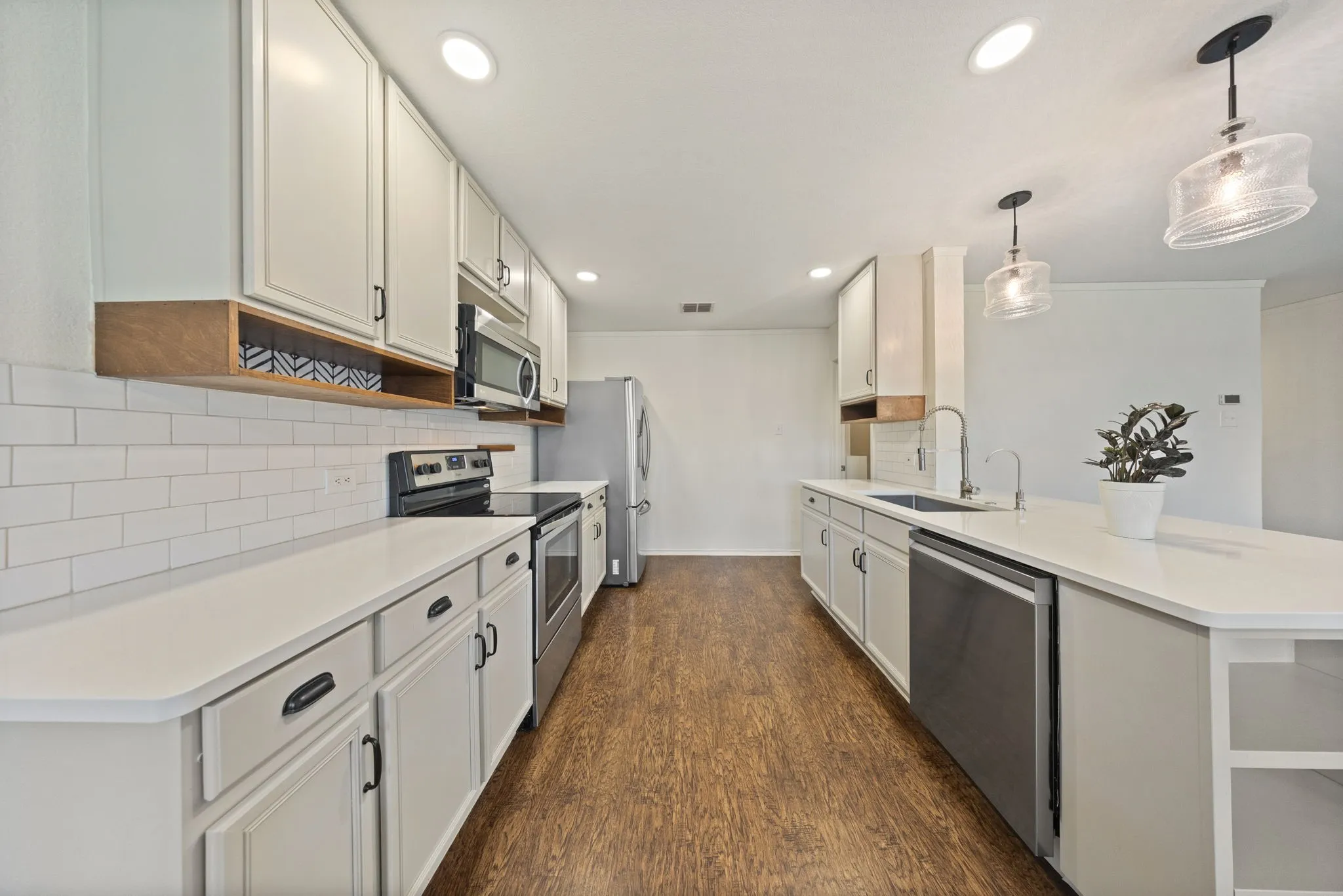 Single Family Residence For Rent in Collin County , 1110 Antoinette Drive, Princeton, Texas 75407, 3 Bedroom, 2 Bathroom, 2 Garage spaces, 1,439 Sqft, built in 2005, mls#21389222, Real Estate Agent in Princeton, Homes For Rent in Collin county, Homes For Rent in Princeton, Realtor in Princeton Texas, Real Estate Brokerage Independent Realty Texas, Luminita Cordes Realtor