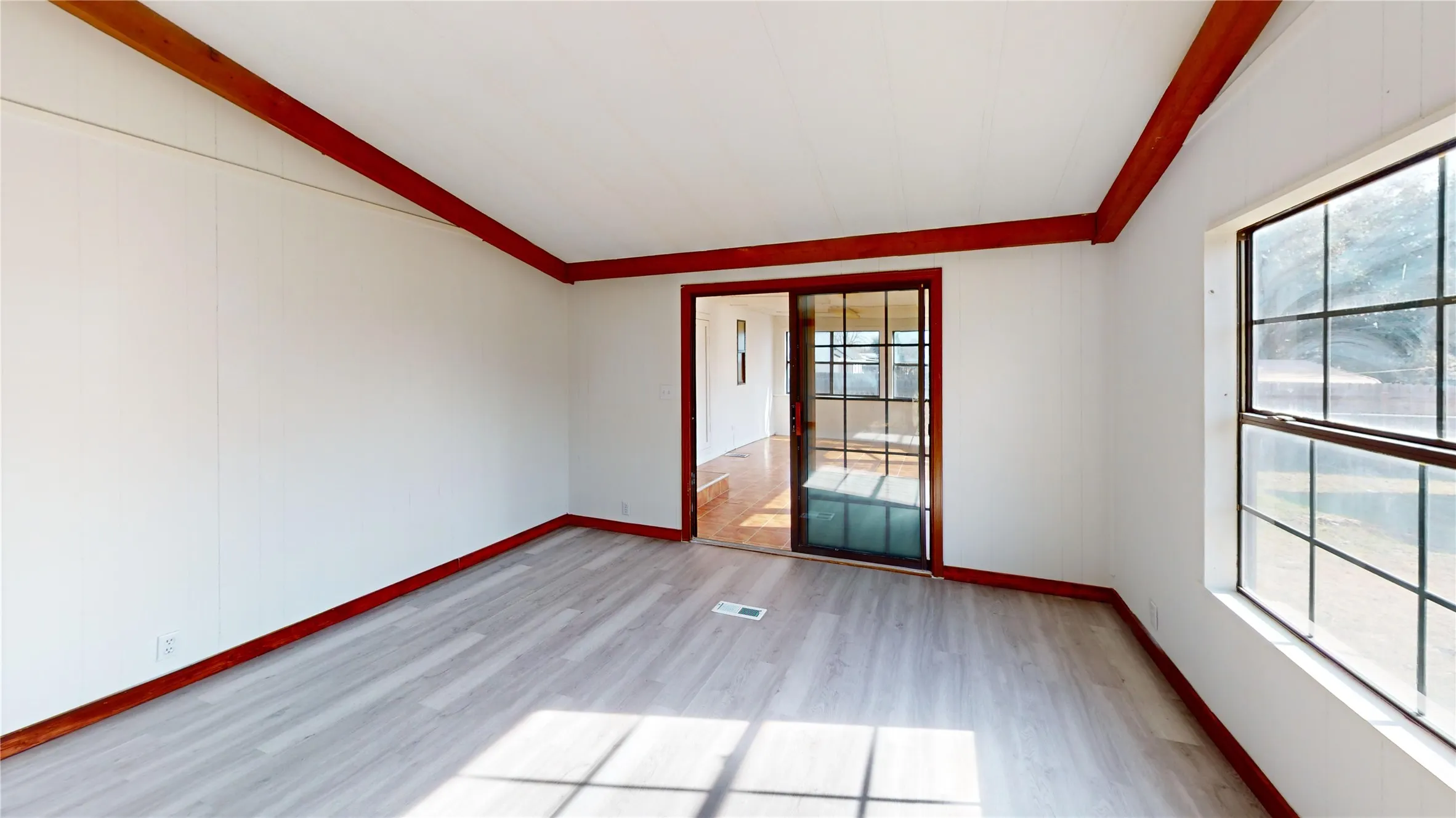 Single Family Residence For Sale in Mason County , 1105 Westmoreland, Mason, Texas 76856, 3 Bedroom, 2 Bathroom, Garage spaces, 2,236 Sqft, built in 1983, mls#21390529, Real Estate Agent in Mason, Homes For Sale in Mason county, Homes For Sale in Mason, Realtor in Mason Texas, Real Estate Brokerage Independent Realty Texas, Luminita Cordes Realtor