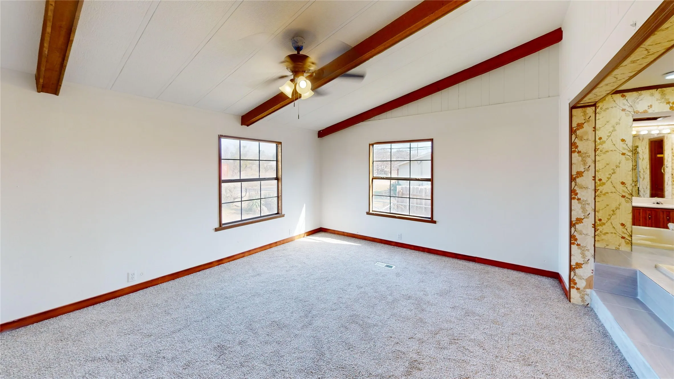 Single Family Residence For Sale in Mason County , 1105 Westmoreland, Mason, Texas 76856, 3 Bedroom, 2 Bathroom, Garage spaces, 2,236 Sqft, built in 1983, mls#21390529, Real Estate Agent in Mason, Homes For Sale in Mason county, Homes For Sale in Mason, Realtor in Mason Texas, Real Estate Brokerage Independent Realty Texas, Luminita Cordes Realtor