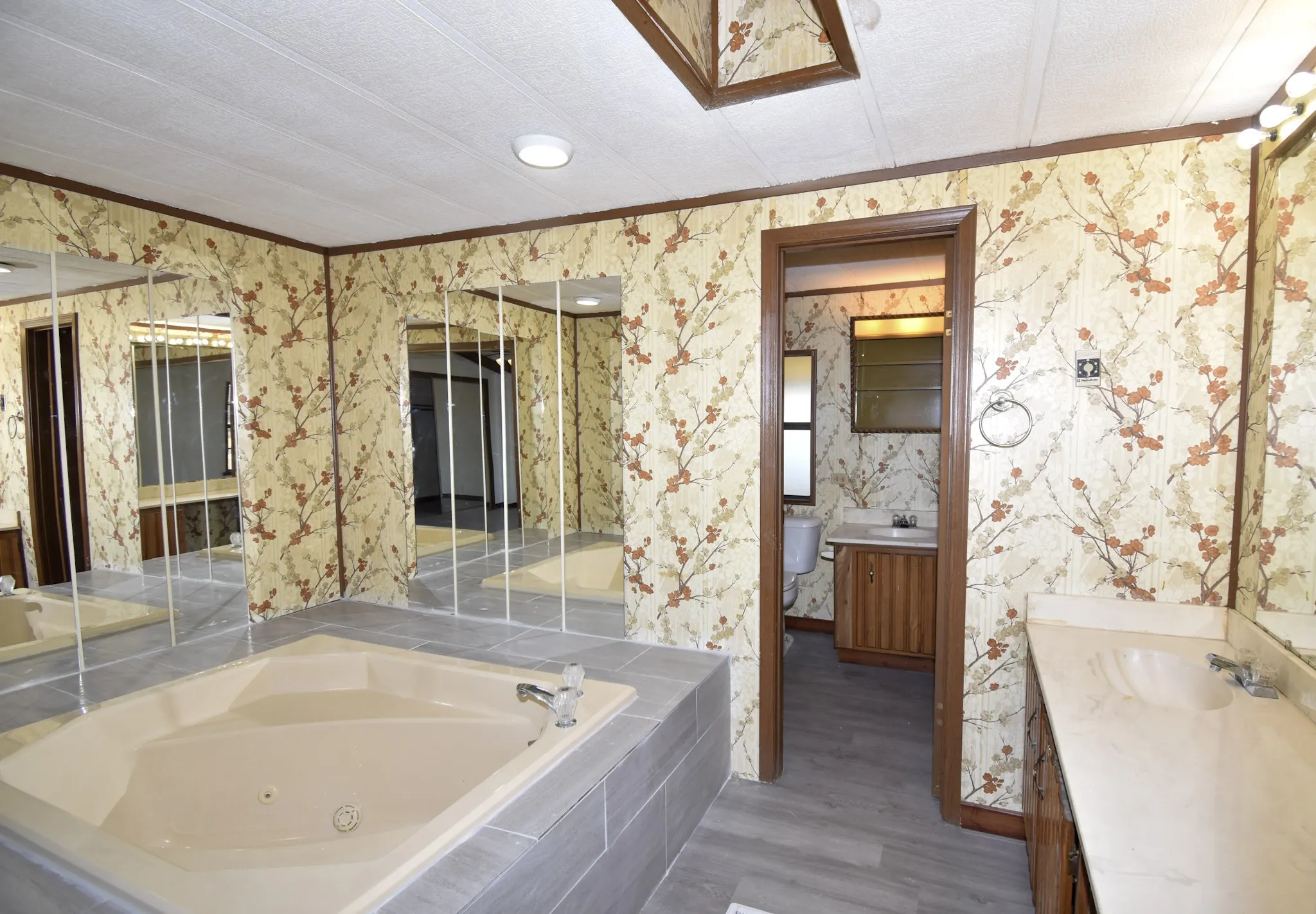 Single Family Residence For Sale in Mason County , 1105 Westmoreland, Mason, Texas 76856, 3 Bedroom, 2 Bathroom, Garage spaces, 2,236 Sqft, built in 1983, mls#21390529, Real Estate Agent in Mason, Homes For Sale in Mason county, Homes For Sale in Mason, Realtor in Mason Texas, Real Estate Brokerage Independent Realty Texas, Luminita Cordes Realtor