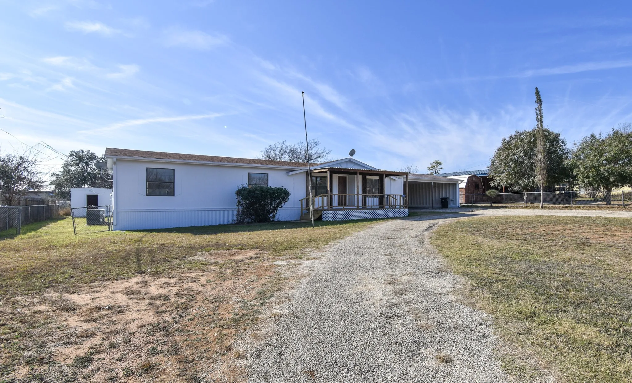 Single Family Residence For Sale in Mason County , 1105 Westmoreland, Mason, Texas 76856, 3 Bedroom, 2 Bathroom, Garage spaces, 2,236 Sqft, built in 1983, mls#21390529, Real Estate Agent in Mason, Homes For Sale in Mason county, Homes For Sale in Mason, Realtor in Mason Texas, Real Estate Brokerage Independent Realty Texas, Luminita Cordes Realtor