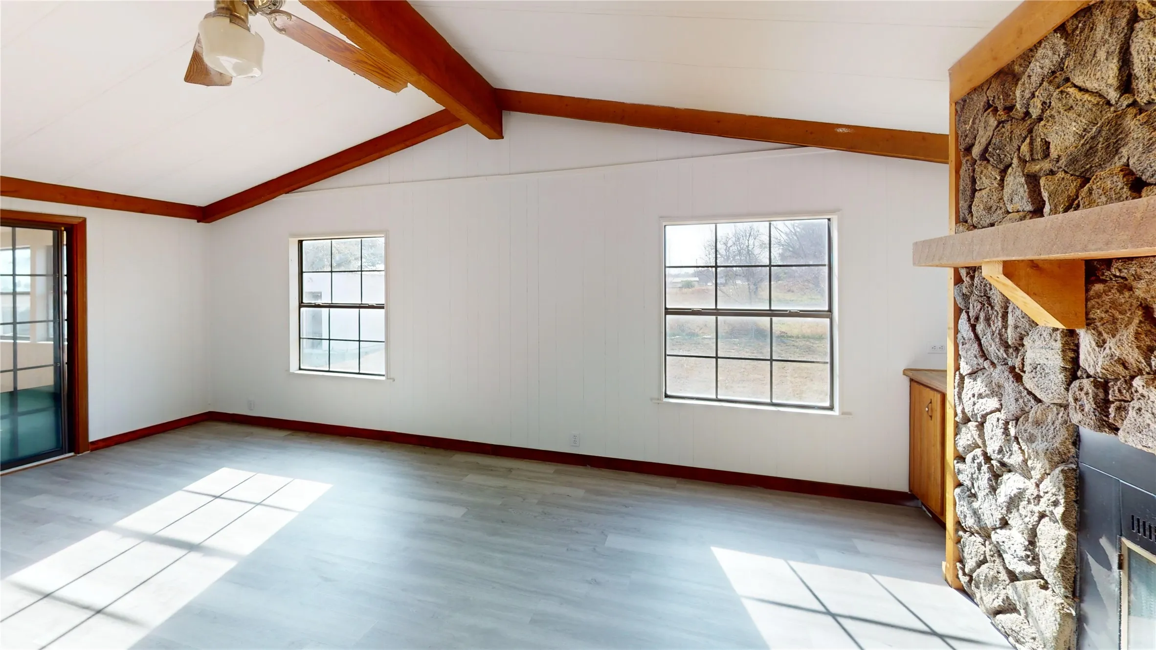 Single Family Residence For Sale in Mason County , 1105 Westmoreland, Mason, Texas 76856, 3 Bedroom, 2 Bathroom, Garage spaces, 2,236 Sqft, built in 1983, mls#21390529, Real Estate Agent in Mason, Homes For Sale in Mason county, Homes For Sale in Mason, Realtor in Mason Texas, Real Estate Brokerage Independent Realty Texas, Luminita Cordes Realtor