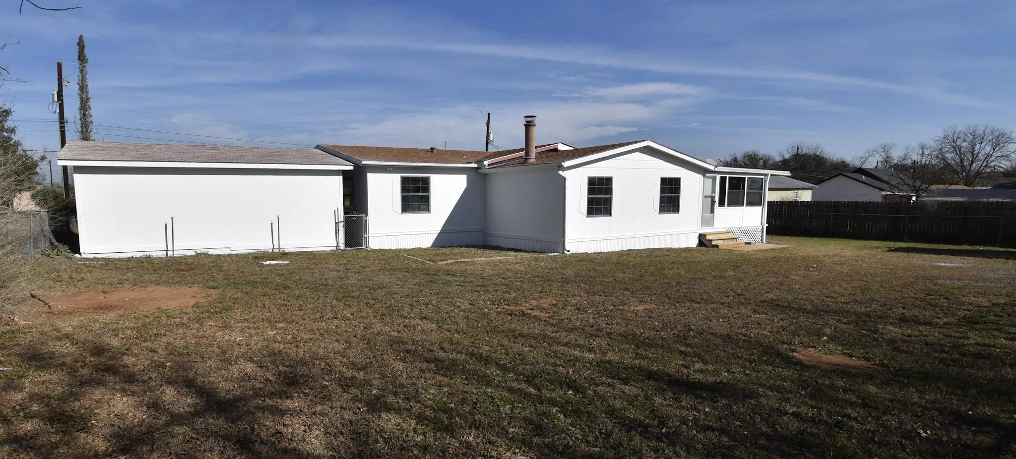 Single Family Residence For Sale in Mason County , 1105 Westmoreland, Mason, Texas 76856, 3 Bedroom, 2 Bathroom, Garage spaces, 2,236 Sqft, built in 1983, mls#21390529, Real Estate Agent in Mason, Homes For Sale in Mason county, Homes For Sale in Mason, Realtor in Mason Texas, Real Estate Brokerage Independent Realty Texas, Luminita Cordes Realtor