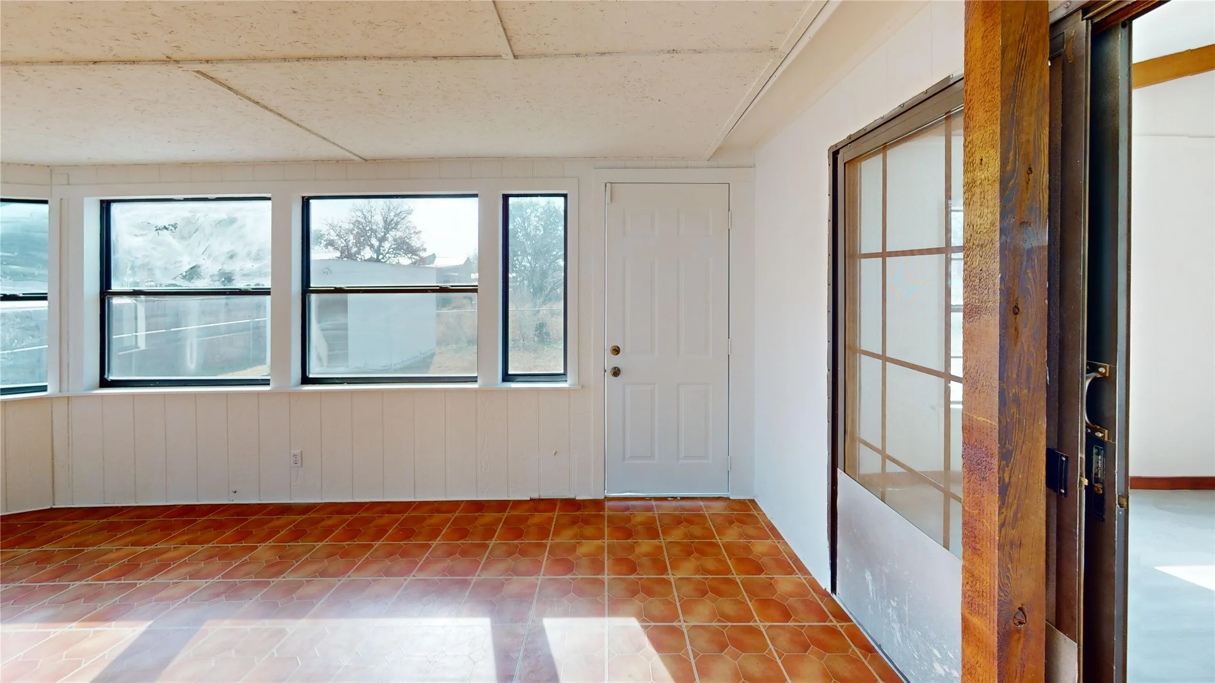Single Family Residence For Sale in Mason County , 1105 Westmoreland, Mason, Texas 76856, 3 Bedroom, 2 Bathroom, Garage spaces, 2,236 Sqft, built in 1983, mls#21390529, Real Estate Agent in Mason, Homes For Sale in Mason county, Homes For Sale in Mason, Realtor in Mason Texas, Real Estate Brokerage Independent Realty Texas, Luminita Cordes Realtor