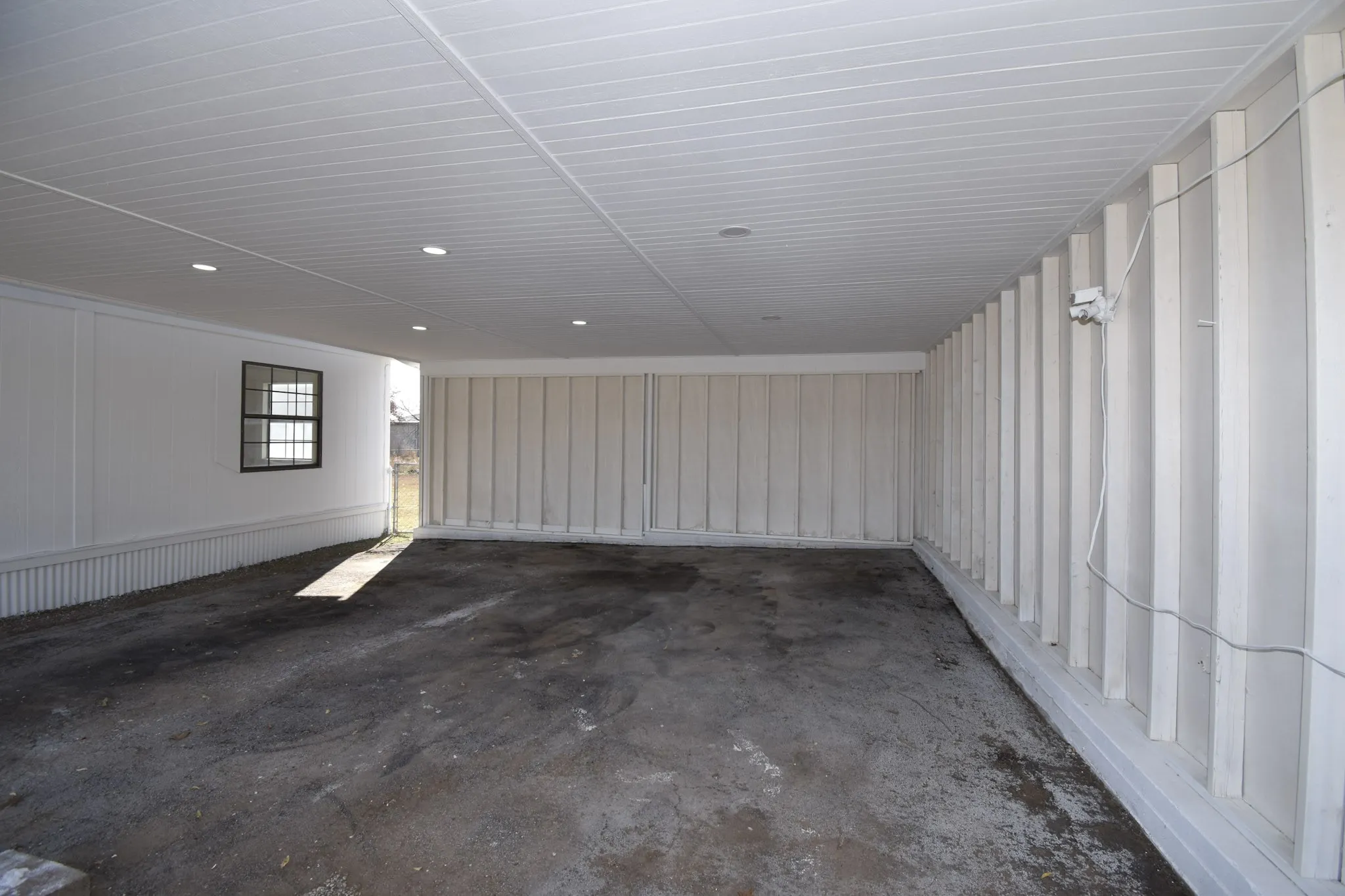 Single Family Residence For Sale in Mason County , 1105 Westmoreland, Mason, Texas 76856, 3 Bedroom, 2 Bathroom, Garage spaces, 2,236 Sqft, built in 1983, mls#21390529, Real Estate Agent in Mason, Homes For Sale in Mason county, Homes For Sale in Mason, Realtor in Mason Texas, Real Estate Brokerage Independent Realty Texas, Luminita Cordes Realtor