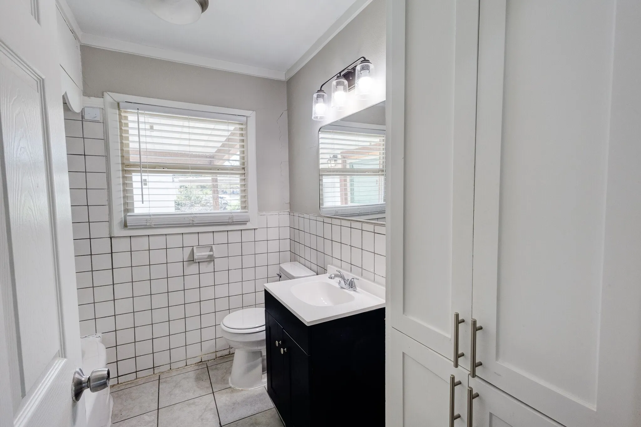 Single Family Residence For Sale in Tarrant County , 913 S Sargent Street, Fort Worth, Texas 76103, 2 Bedroom, 1 Bathroom, 1 Garage spaces, 924 Sqft, built in 1949, mls#21390483, Real Estate Agent in Fort Worth, Homes For Sale in Tarrant county, Homes For Sale in Fort Worth, Realtor in Fort Worth Texas, Real Estate Brokerage Independent Realty Texas, Luminita Cordes Realtor