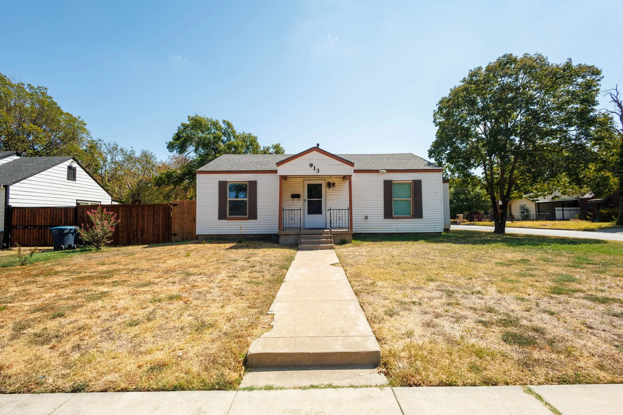 Single Family Residence For Sale