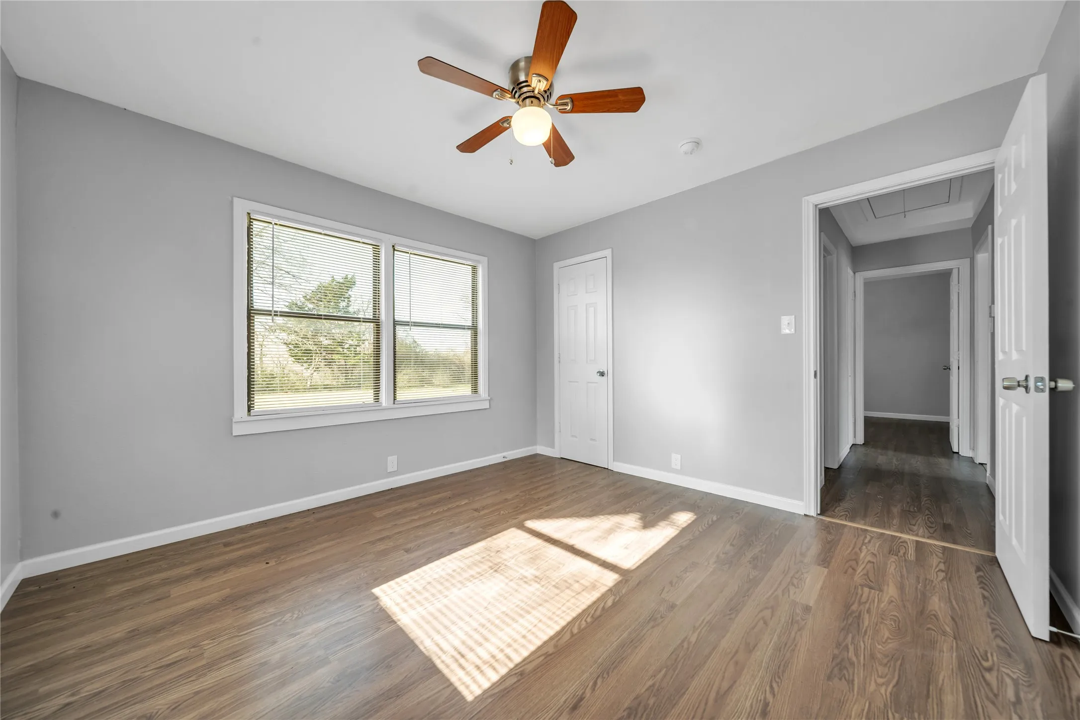 Single Family Residence For Sale in Kaufman County , 901 Johnson Street, Terrell, Texas 75160, 3 Bedroom, 1 Bathroom, 1 Garage spaces, 1,080 Sqft, built in 1990, mls#21390543, Real Estate Agent in Terrell, Homes For Sale in Kaufman county, Homes For Sale in Terrell, Realtor in Terrell Texas, Real Estate Brokerage Independent Realty Texas, Luminita Cordes Realtor