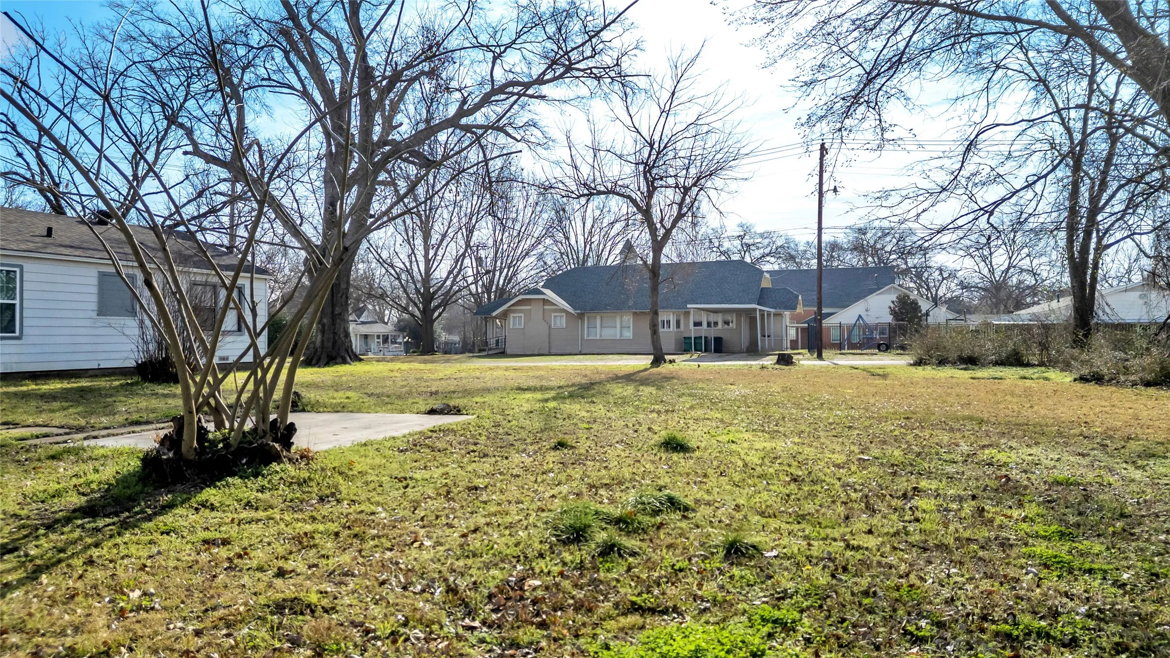 Single Family Residence For Sale in Kaufman County , 901 Johnson Street, Terrell, Texas 75160, 3 Bedroom, 1 Bathroom, 1 Garage spaces, 1,080 Sqft, built in 1990, mls#21390543, Real Estate Agent in Terrell, Homes For Sale in Kaufman county, Homes For Sale in Terrell, Realtor in Terrell Texas, Real Estate Brokerage Independent Realty Texas, Luminita Cordes Realtor