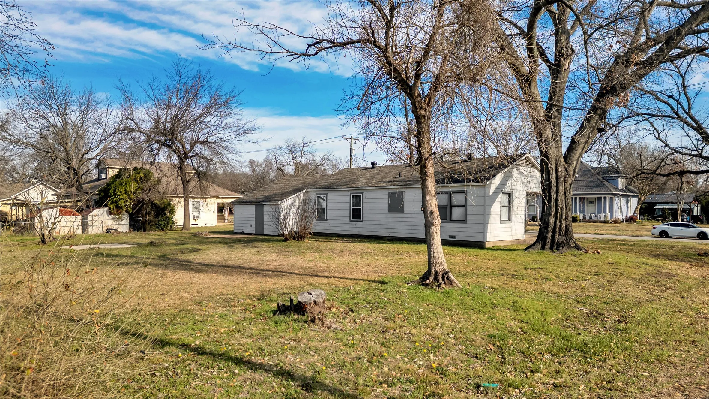 Single Family Residence For Sale in Kaufman County , 901 Johnson Street, Terrell, Texas 75160, 3 Bedroom, 1 Bathroom, 1 Garage spaces, 1,080 Sqft, built in 1990, mls#21390543, Real Estate Agent in Terrell, Homes For Sale in Kaufman county, Homes For Sale in Terrell, Realtor in Terrell Texas, Real Estate Brokerage Independent Realty Texas, Luminita Cordes Realtor