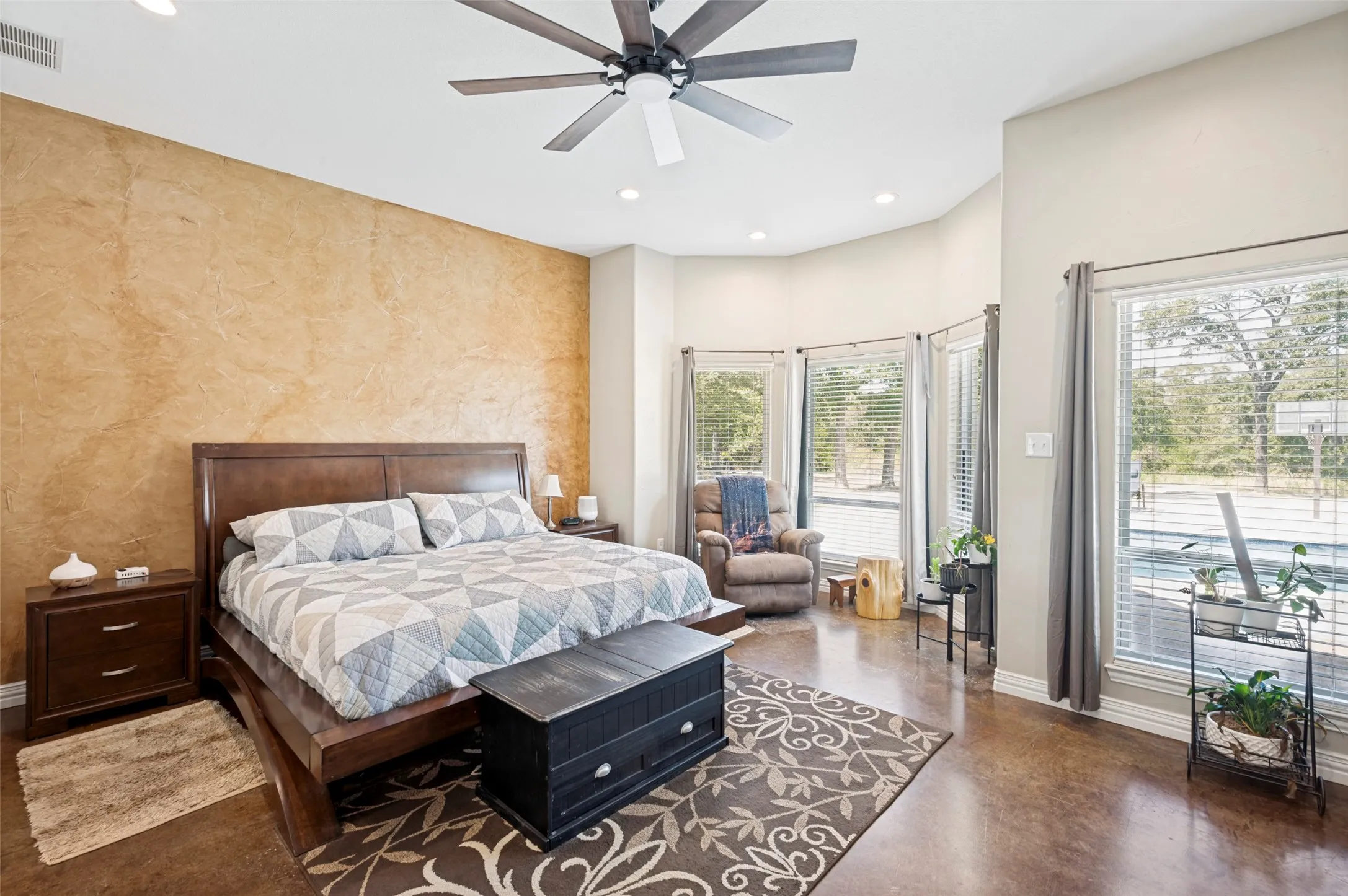 Single Family Residence For Sale in Henderson County , 30971 Fm 85, Kemp, Texas 75143, 4 Bedroom, 4 Bathroom, 3 Garage spaces, 3,214 Sqft, built in 2011, mls#21382643, Real Estate Agent in Kemp, Homes For Sale in Henderson county, Homes For Sale in Kemp, Realtor in Kemp Texas, Real Estate Brokerage Independent Realty Texas, Luminita Cordes Realtor