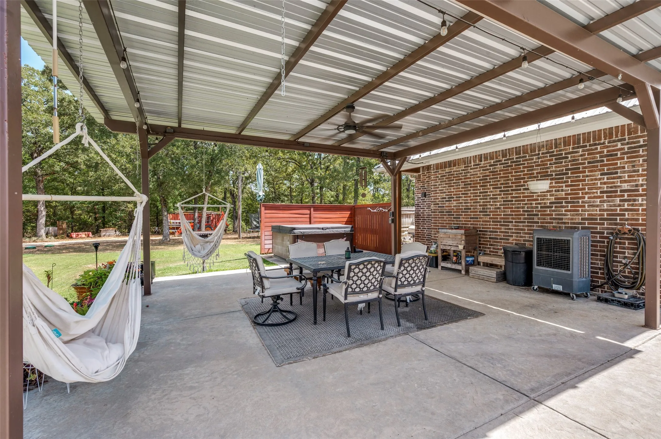 Single Family Residence For Sale in Henderson County , 30971 Fm 85, Kemp, Texas 75143, 4 Bedroom, 4 Bathroom, 3 Garage spaces, 3,214 Sqft, built in 2011, mls#21382643, Real Estate Agent in Kemp, Homes For Sale in Henderson county, Homes For Sale in Kemp, Realtor in Kemp Texas, Real Estate Brokerage Independent Realty Texas, Luminita Cordes Realtor