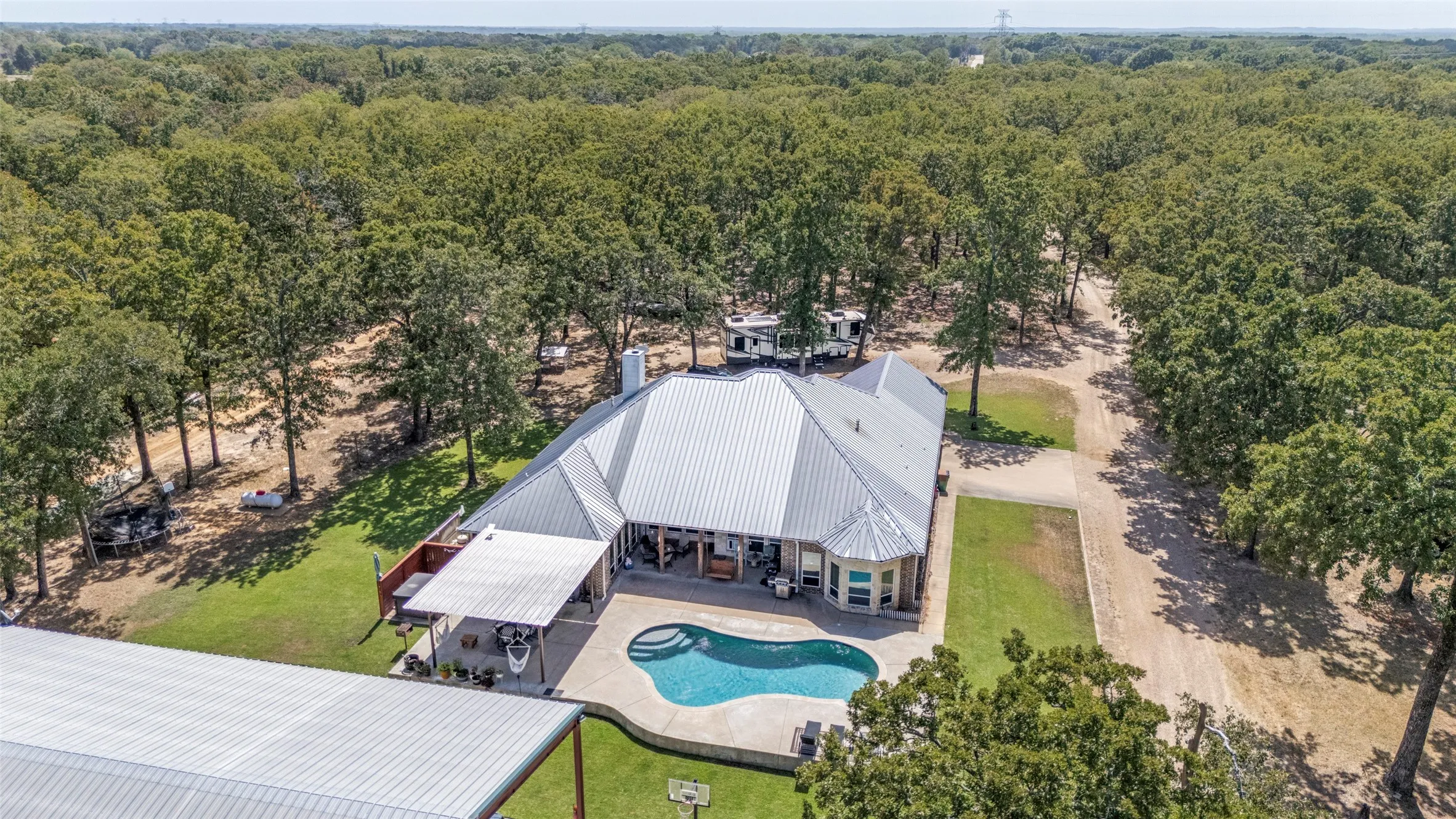 Single Family Residence For Sale in Henderson County , 30971 Fm 85, Kemp, Texas 75143, 4 Bedroom, 4 Bathroom, 3 Garage spaces, 3,214 Sqft, built in 2011, mls#21382643, Real Estate Agent in Kemp, Homes For Sale in Henderson county, Homes For Sale in Kemp, Realtor in Kemp Texas, Real Estate Brokerage Independent Realty Texas, Luminita Cordes Realtor