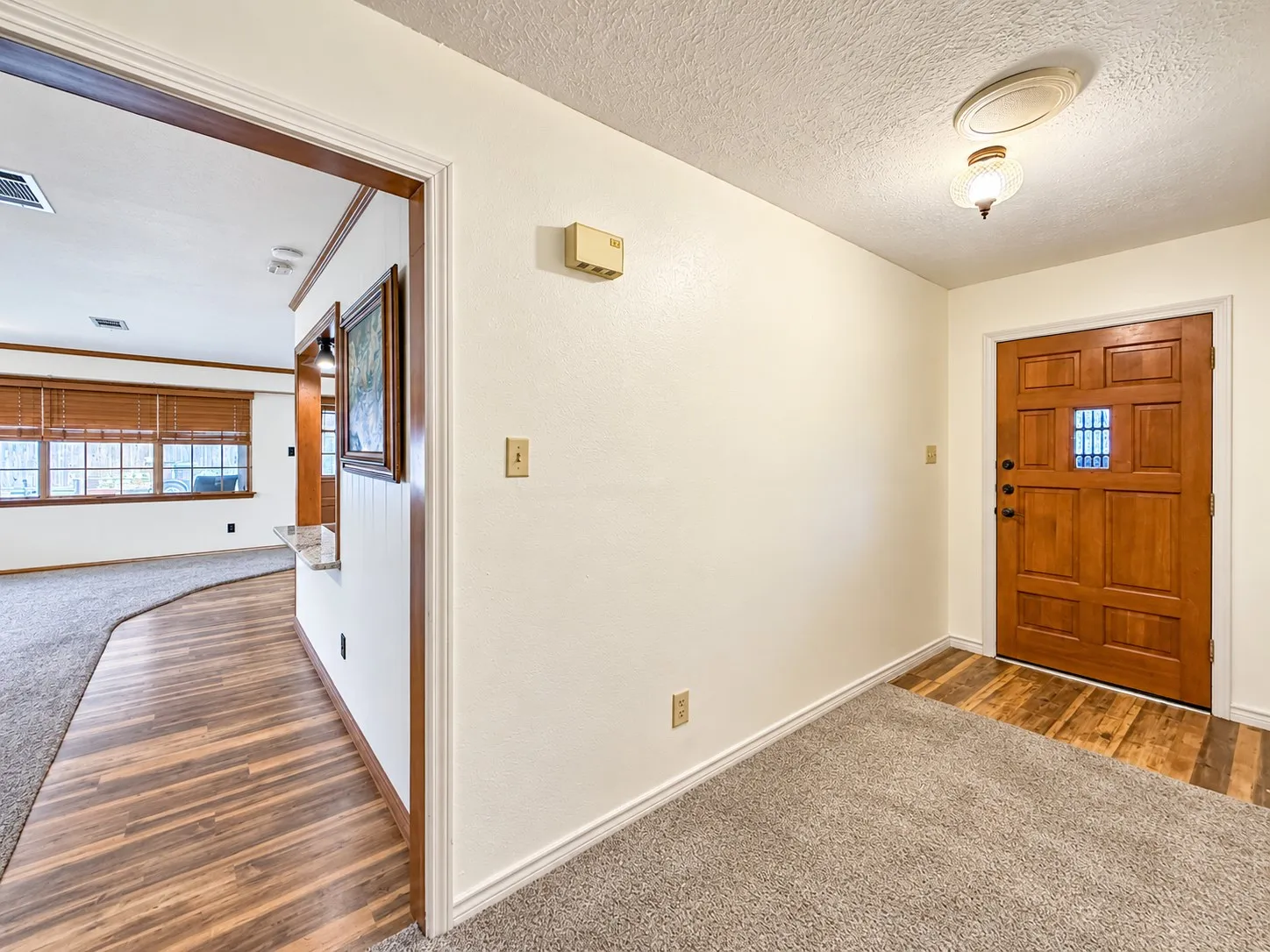 Single Family Residence For Sale in Denton County , 525 Magnolia Street, Denton, Texas 76201, 4 Bedroom, 2 Bathroom, 2 Garage spaces, 2,226 Sqft, built in 1968, mls#21389051, Real Estate Agent in Denton, Homes For Sale in Denton county, Homes For Sale in Denton, Realtor in Denton Texas, Real Estate Brokerage Independent Realty Texas, Luminita Cordes Realtor