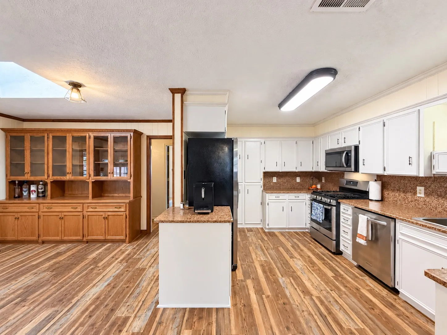 Single Family Residence For Sale in Denton County , 525 Magnolia Street, Denton, Texas 76201, 4 Bedroom, 2 Bathroom, 2 Garage spaces, 2,226 Sqft, built in 1968, mls#21389051, Real Estate Agent in Denton, Homes For Sale in Denton county, Homes For Sale in Denton, Realtor in Denton Texas, Real Estate Brokerage Independent Realty Texas, Luminita Cordes Realtor
