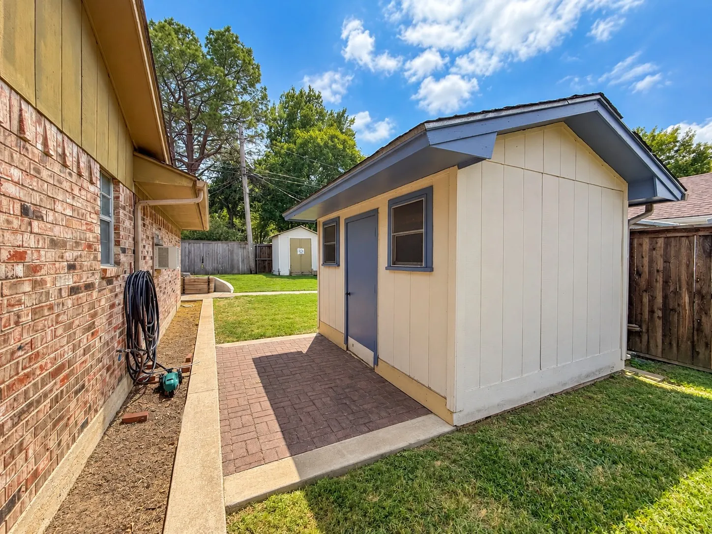 Single Family Residence For Sale in Denton County , 525 Magnolia Street, Denton, Texas 76201, 4 Bedroom, 2 Bathroom, 2 Garage spaces, 2,226 Sqft, built in 1968, mls#21389051, Real Estate Agent in Denton, Homes For Sale in Denton county, Homes For Sale in Denton, Realtor in Denton Texas, Real Estate Brokerage Independent Realty Texas, Luminita Cordes Realtor