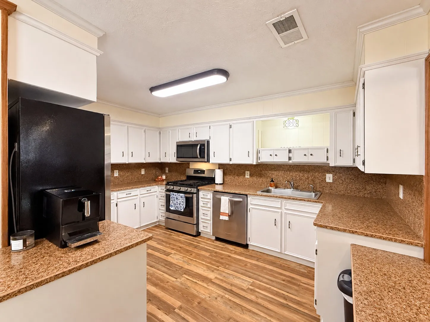Single Family Residence For Sale in Denton County , 525 Magnolia Street, Denton, Texas 76201, 4 Bedroom, 2 Bathroom, 2 Garage spaces, 2,226 Sqft, built in 1968, mls#21389051, Real Estate Agent in Denton, Homes For Sale in Denton county, Homes For Sale in Denton, Realtor in Denton Texas, Real Estate Brokerage Independent Realty Texas, Luminita Cordes Realtor