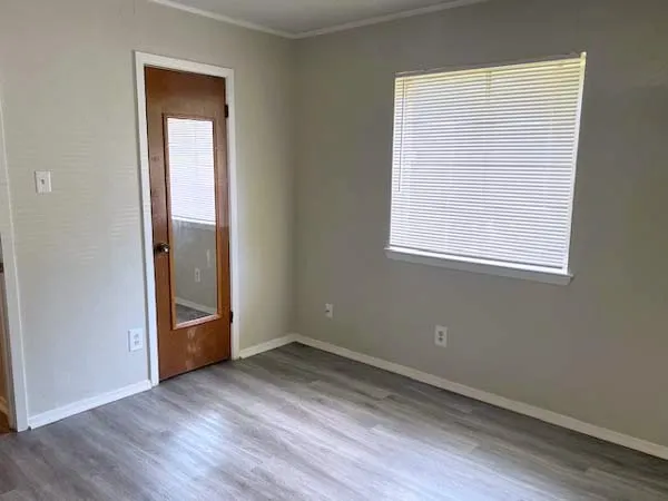 Single Family Residence For Rent in Ellis County , 806 Phillips Drive, Ennis, Texas 75119, 3 Bedroom, 2 Bathroom, 2 Garage spaces, 1,154 Sqft, built in 1972, mls#21390549, Real Estate Agent in Ennis, Homes For Rent in Ellis county, Homes For Rent in Ennis, Realtor in Ennis Texas, Real Estate Brokerage Independent Realty Texas, Luminita Cordes Realtor