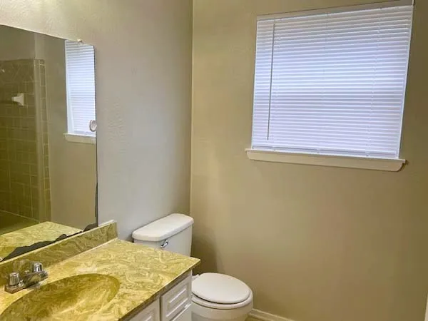 Single Family Residence For Rent in Ellis County , 806 Phillips Drive, Ennis, Texas 75119, 3 Bedroom, 2 Bathroom, 2 Garage spaces, 1,154 Sqft, built in 1972, mls#21390549, Real Estate Agent in Ennis, Homes For Rent in Ellis county, Homes For Rent in Ennis, Realtor in Ennis Texas, Real Estate Brokerage Independent Realty Texas, Luminita Cordes Realtor