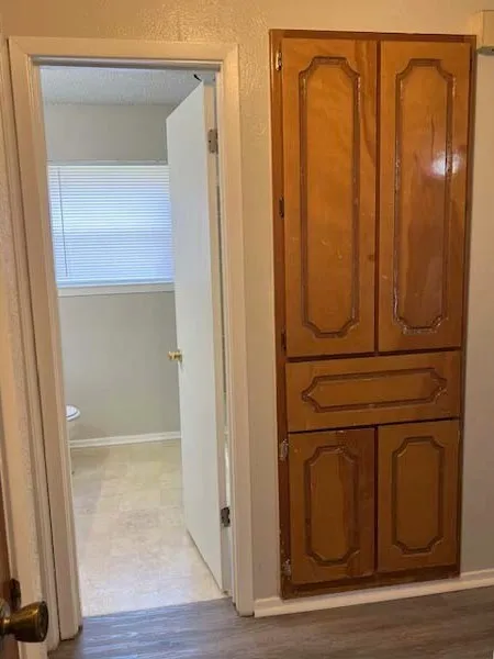Single Family Residence For Rent in Ellis County , 806 Phillips Drive, Ennis, Texas 75119, 3 Bedroom, 2 Bathroom, 2 Garage spaces, 1,154 Sqft, built in 1972, mls#21390549, Real Estate Agent in Ennis, Homes For Rent in Ellis county, Homes For Rent in Ennis, Realtor in Ennis Texas, Real Estate Brokerage Independent Realty Texas, Luminita Cordes Realtor