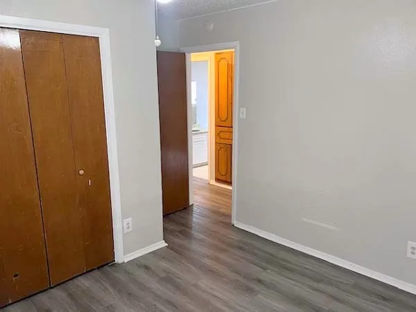 Single Family Residence For Rent in Ellis County , 806 Phillips Drive, Ennis, Texas 75119, 3 Bedroom, 2 Bathroom, 2 Garage spaces, 1,154 Sqft, built in 1972, mls#21390549, Real Estate Agent in Ennis, Homes For Rent in Ellis county, Homes For Rent in Ennis, Realtor in Ennis Texas, Real Estate Brokerage Independent Realty Texas, Luminita Cordes Realtor