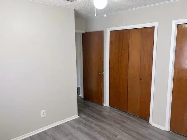 Single Family Residence For Rent in Ellis County , 806 Phillips Drive, Ennis, Texas 75119, 3 Bedroom, 2 Bathroom, 2 Garage spaces, 1,154 Sqft, built in 1972, mls#21390549, Real Estate Agent in Ennis, Homes For Rent in Ellis county, Homes For Rent in Ennis, Realtor in Ennis Texas, Real Estate Brokerage Independent Realty Texas, Luminita Cordes Realtor