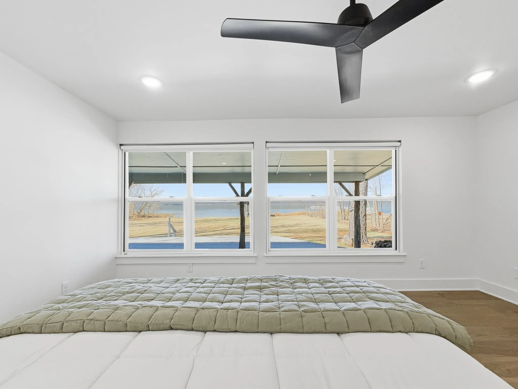 Single Family Residence For Sale in Palo Pinto County , 1031 Airport Road, Graford, Texas 76449, 4 Bedroom, 3 Bathroom, Garage spaces, 3,027 Sqft, built in 1986, mls#21390394, Real Estate Agent in Graford, Homes For Sale in Palo Pinto county, Homes For Sale in Graford, Realtor in Graford Texas, Real Estate Brokerage Independent Realty Texas, Luminita Cordes Realtor