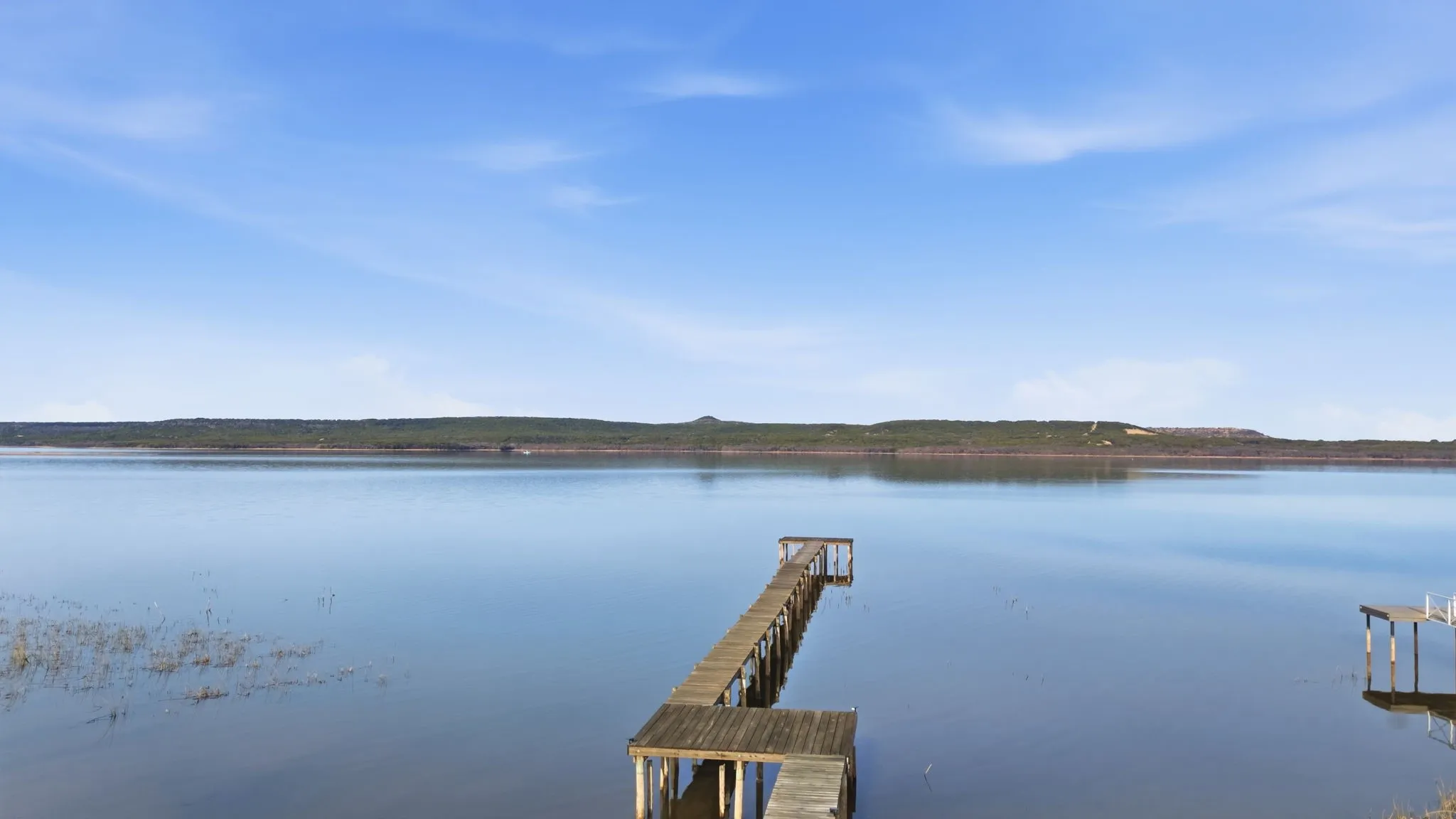 Single Family Residence For Sale in Palo Pinto County , 1031 Airport Road, Graford, Texas 76449, 4 Bedroom, 3 Bathroom, Garage spaces, 3,027 Sqft, built in 1986, mls#21390394, Real Estate Agent in Graford, Homes For Sale in Palo Pinto county, Homes For Sale in Graford, Realtor in Graford Texas, Real Estate Brokerage Independent Realty Texas, Luminita Cordes Realtor