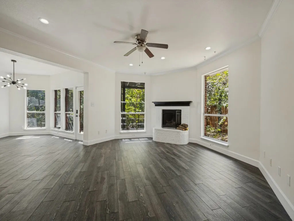 Single Family Residence For Sale in Tarrant County , 607 Biscayne Drive, Mansfield, Texas 76063, 5 Bedroom, 2 Bathroom, 2 Garage spaces, 2,729 Sqft, built in 2001, mls#21390472, Real Estate Agent in Mansfield, Homes For Sale in Tarrant county, Homes For Sale in Mansfield, Realtor in Mansfield Texas, Real Estate Brokerage Independent Realty Texas, Luminita Cordes Realtor