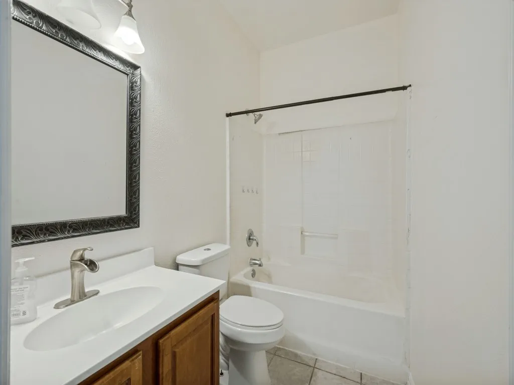 Single Family Residence For Sale in Tarrant County , 607 Biscayne Drive, Mansfield, Texas 76063, 5 Bedroom, 2 Bathroom, 2 Garage spaces, 2,729 Sqft, built in 2001, mls#21390472, Real Estate Agent in Mansfield, Homes For Sale in Tarrant county, Homes For Sale in Mansfield, Realtor in Mansfield Texas, Real Estate Brokerage Independent Realty Texas, Luminita Cordes Realtor