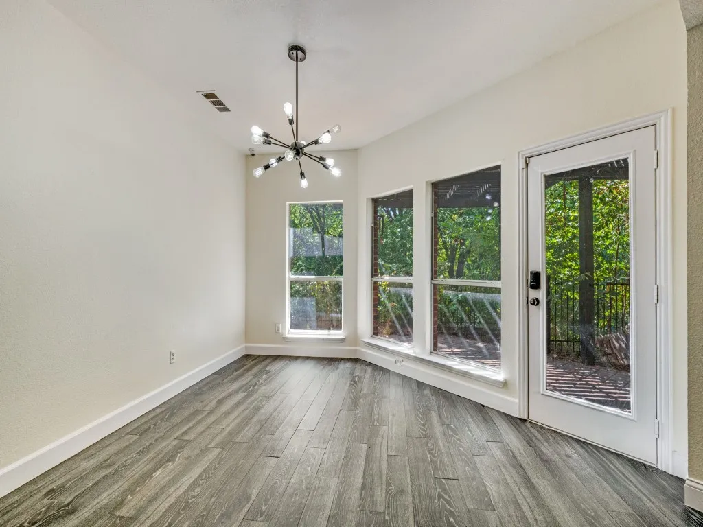 Single Family Residence For Sale in Tarrant County , 607 Biscayne Drive, Mansfield, Texas 76063, 5 Bedroom, 2 Bathroom, 2 Garage spaces, 2,729 Sqft, built in 2001, mls#21390472, Real Estate Agent in Mansfield, Homes For Sale in Tarrant county, Homes For Sale in Mansfield, Realtor in Mansfield Texas, Real Estate Brokerage Independent Realty Texas, Luminita Cordes Realtor